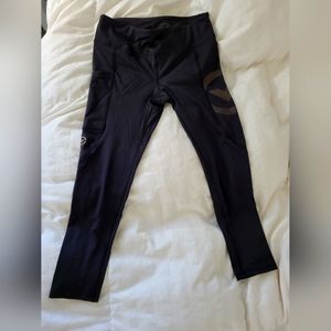 Virus Women's 7/8 Compression Leggings Pants Size Small Black